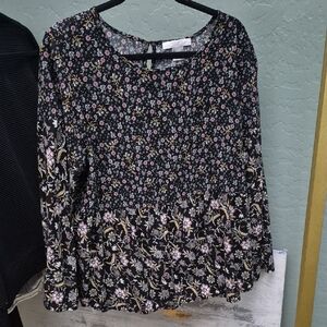 Elegant Floral Blouse in Black and Pink